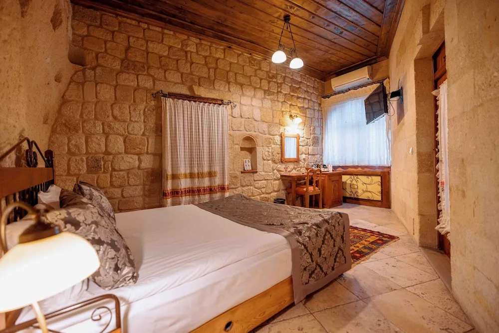 Classic Cave Room