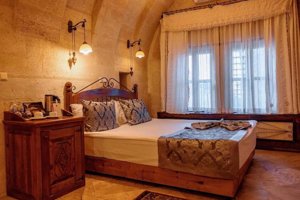 Classic Cave Room
