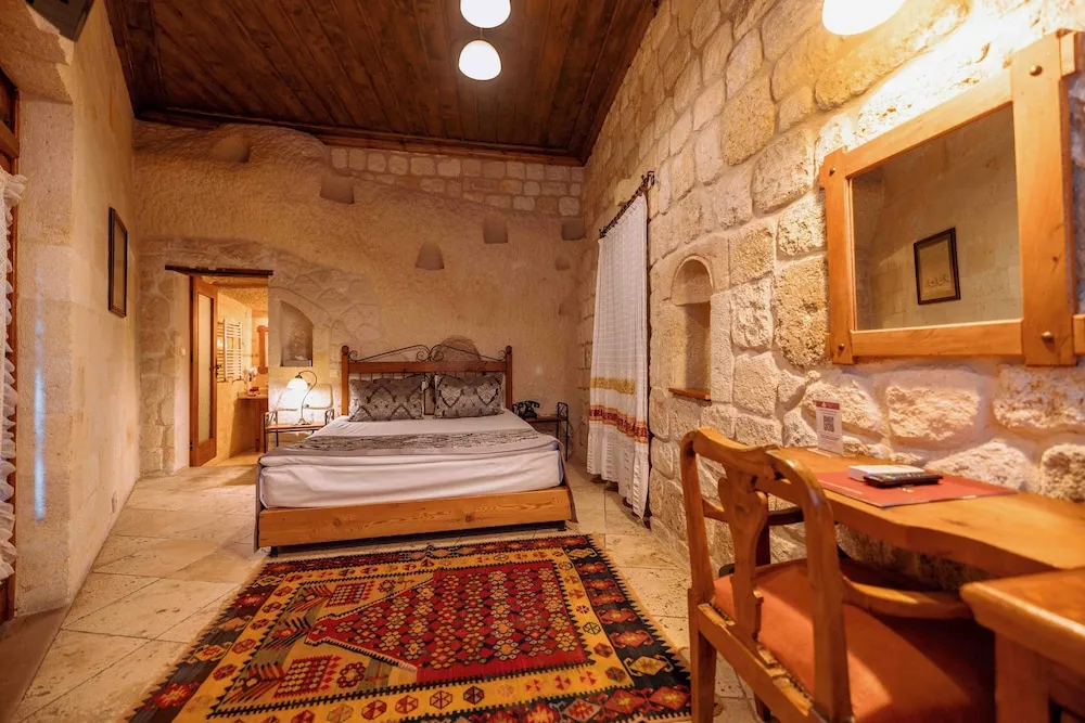 Classic Cave Room