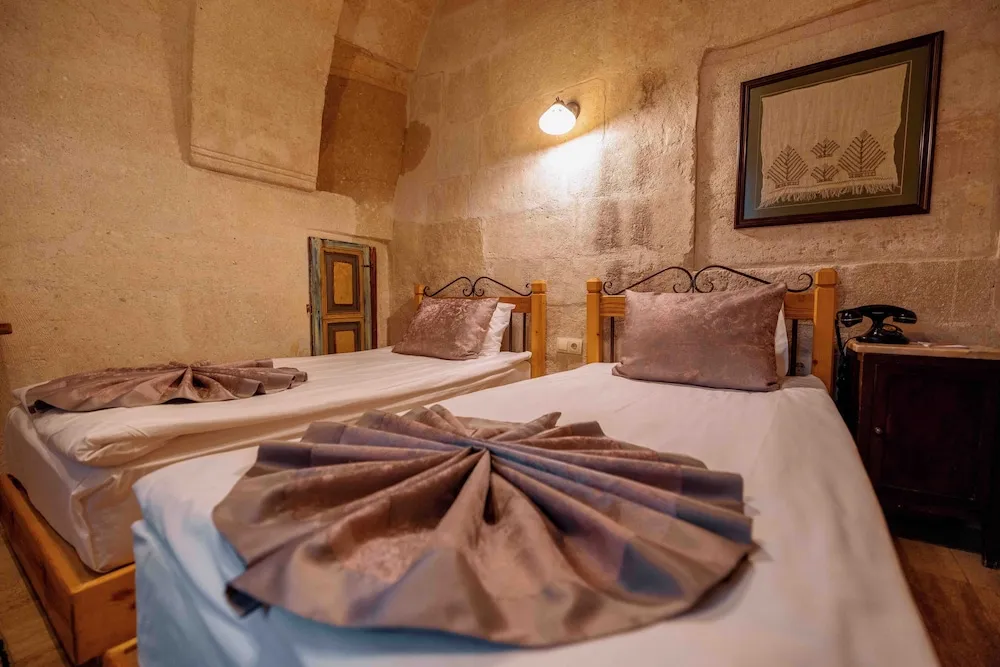 Classic Cave Room