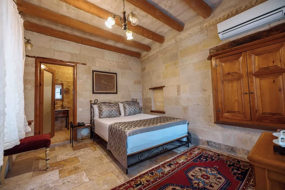 Classic Cave Room