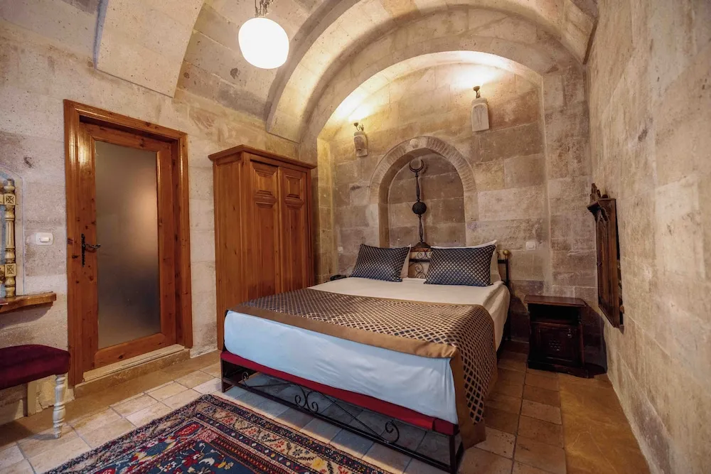 Classic Cave Room