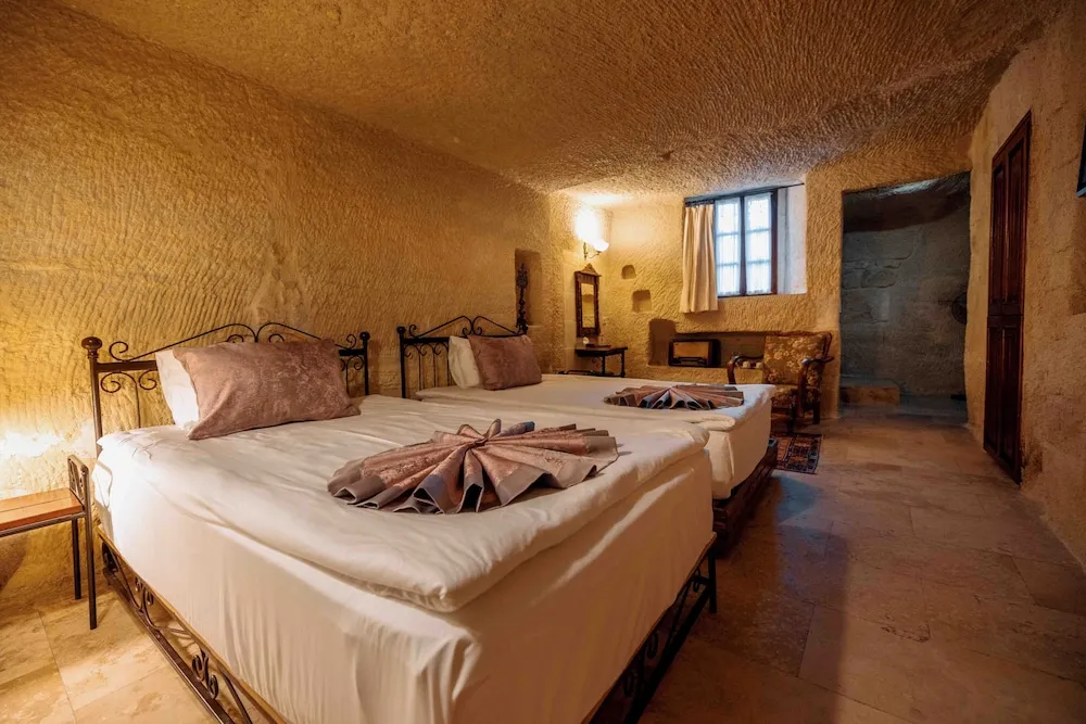 Classic Cave Room