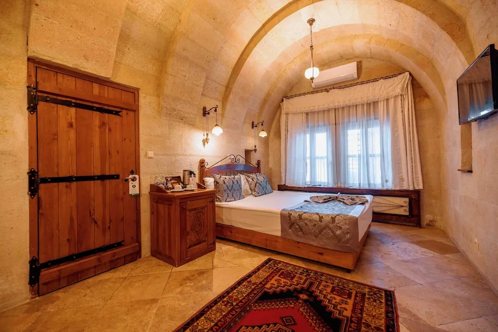 Classic Cave Room