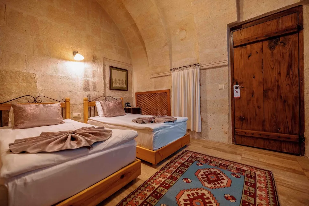 Classic Cave Room
