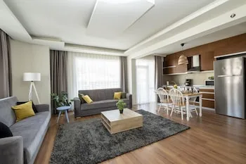 Wolf Suites