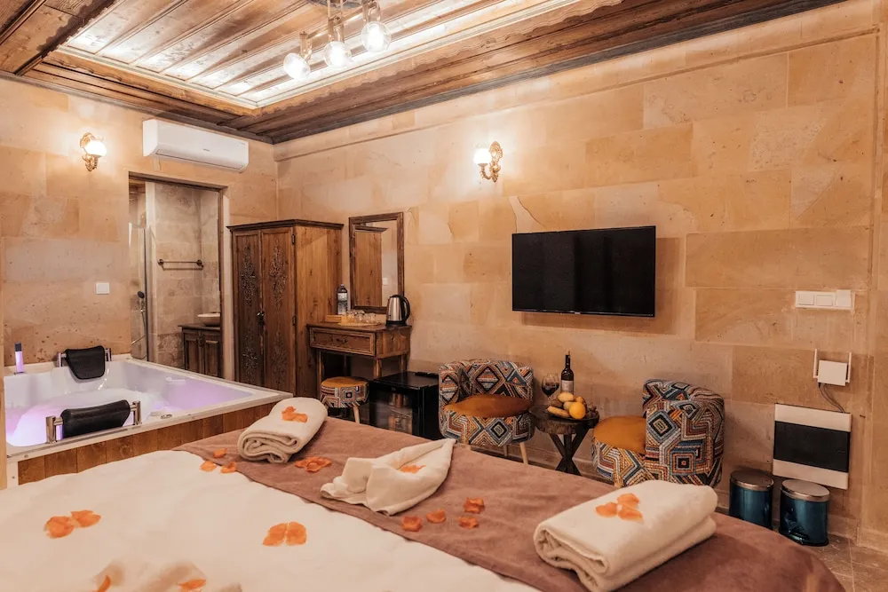 Comfort Tek Büyük Yataklı Oda