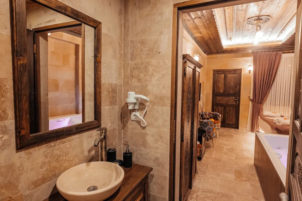 Comfort Tek Büyük Yataklı Oda