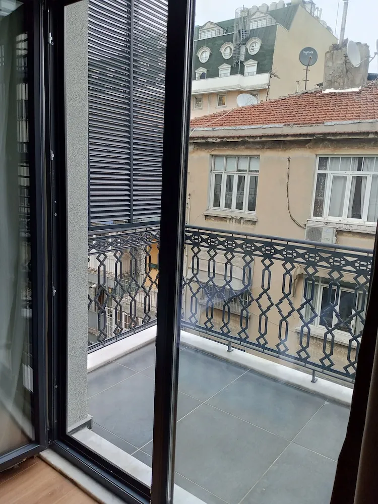 Superior Tek Büyük veya İki Ayrı Yataklı Oda