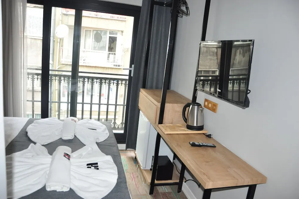 Standard Tek Büyük Yataklı Oda