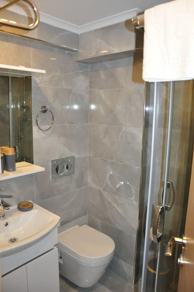 Standard Tek Büyük Yataklı Oda