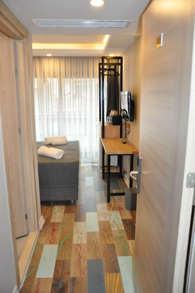 Standard Tek Büyük Yataklı Oda