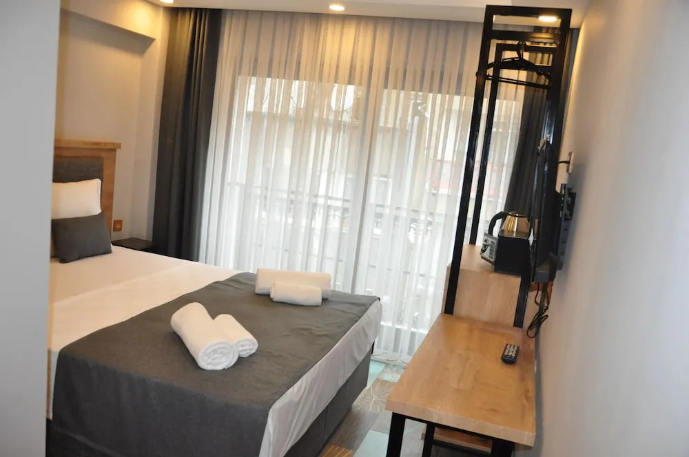 Standard Tek Büyük Yataklı Oda