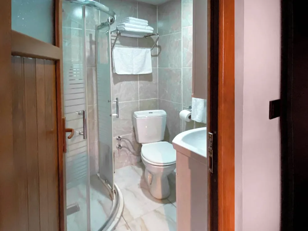 Premium Tek Büyük Yataklı Oda