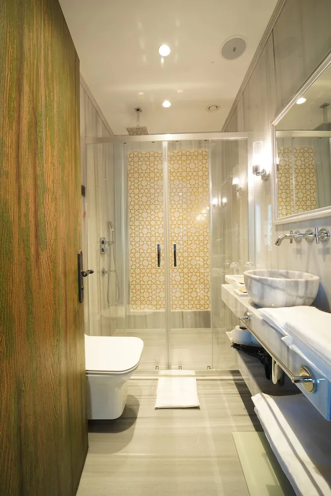 Deluxe Oda, 1 En Büyük (King) Boy Yatak, Şehir Manzaralı