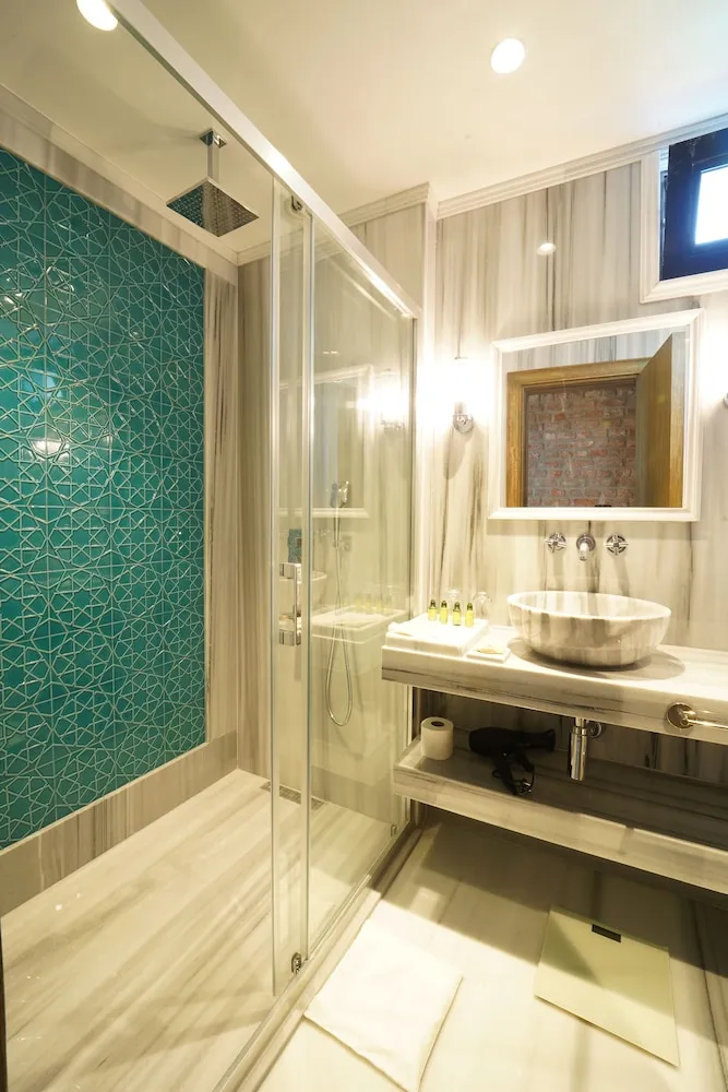 Superior Oda, 1 En Büyük (King) Boy Yatak, Sigara İçilmez, Balkon