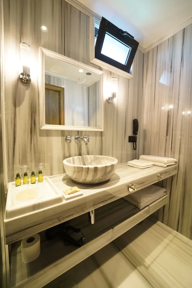 Superior Oda, 1 En Büyük (King) Boy Yatak, Sigara İçilmez, Balkon