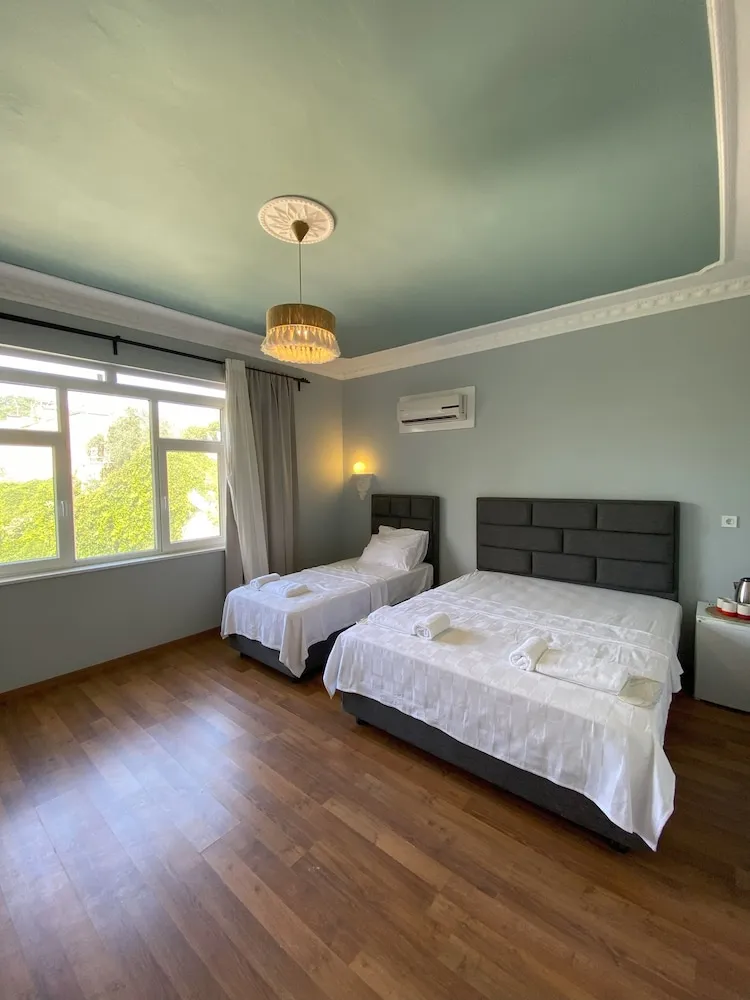 Comfort Oda, Birden Çok Yatak, Sigara İçilmez, Şehir Manzaralı