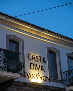 Casta Diva Urla