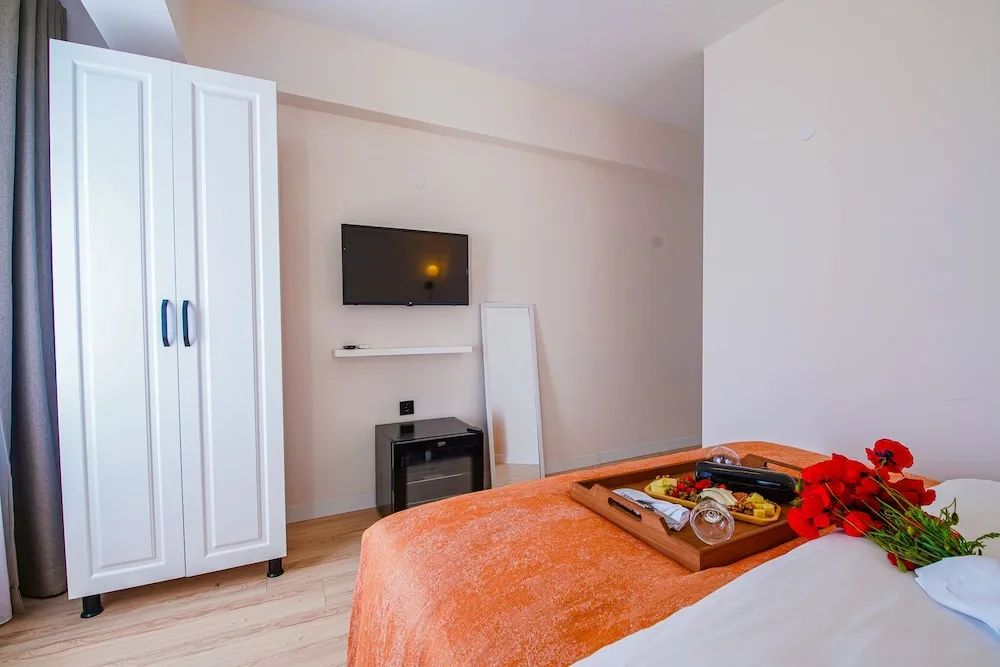 Comfort Tek Büyük Yataklı Oda