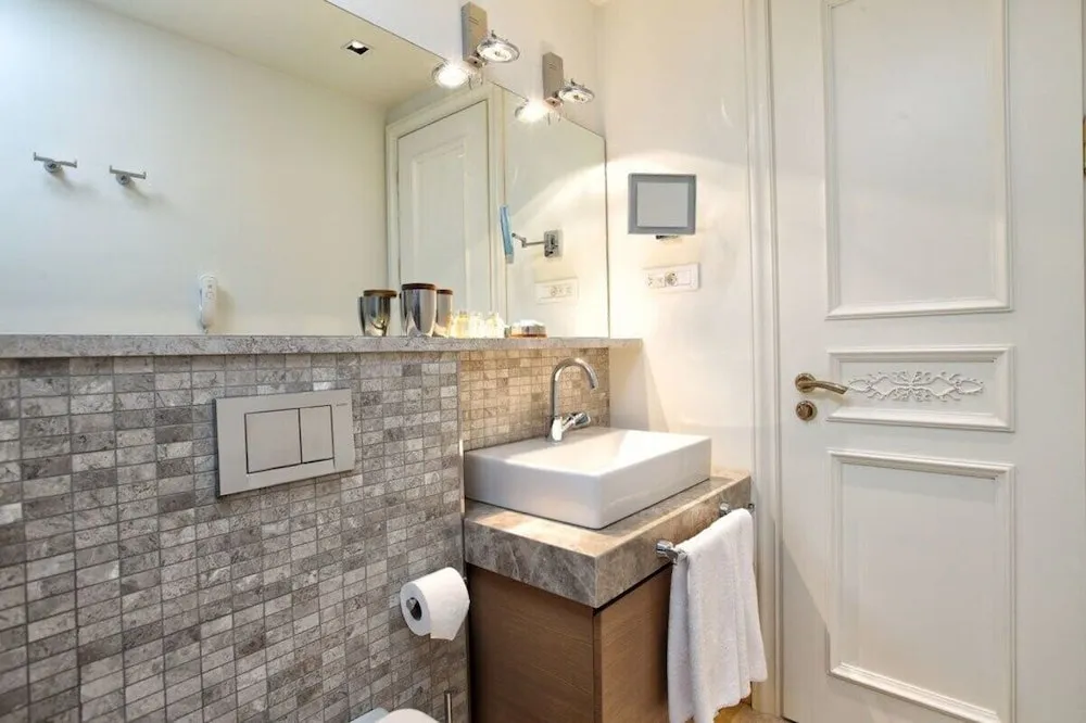 Standard Tek Büyük Yataklı Oda