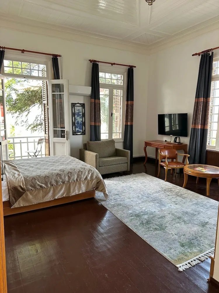 Deluxe Oda, 1 Büyük (Queen) Boy Yatak, Balkon/Veranda, Bahçe Manzaralı