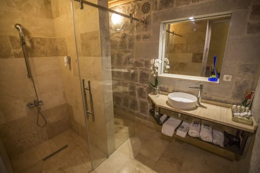 Comfort Tek Büyük veya İki Ayrı Yataklı Oda