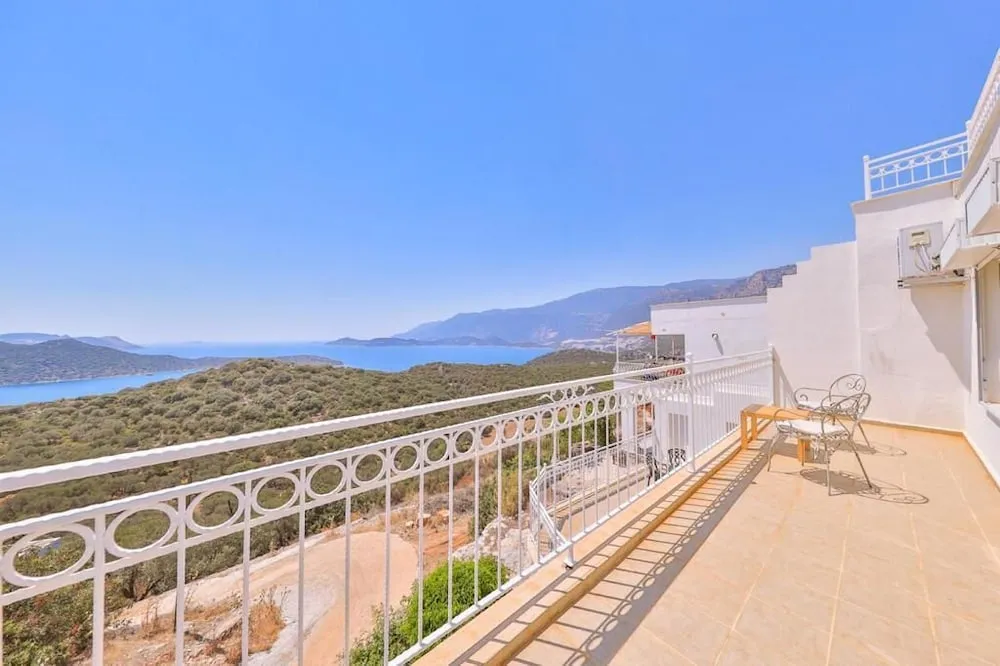 Deluxe Room with Sea View