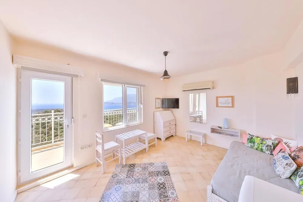 Deluxe Room with Sea View