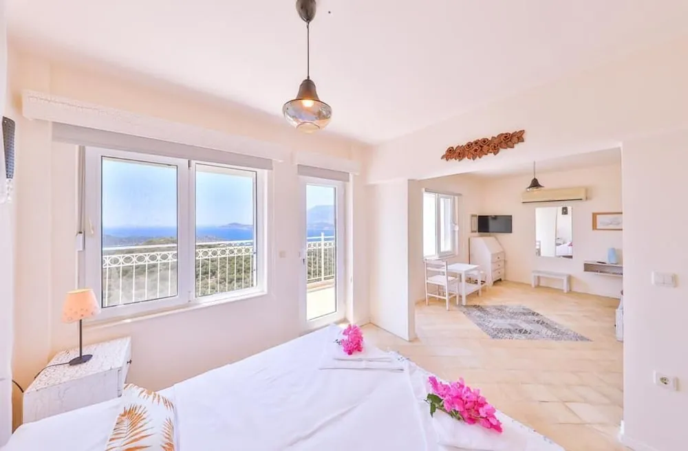 Deluxe Room with Sea View