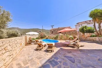 Tübin Kültür Evi