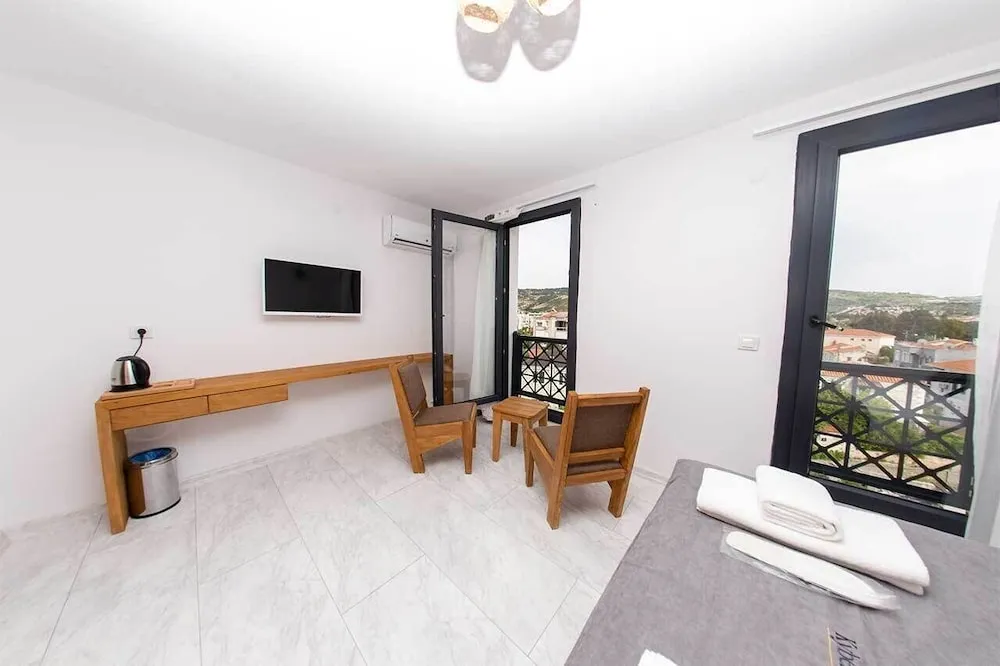 Deluxe Oda - Şehir Manzaralı, Balkonlu