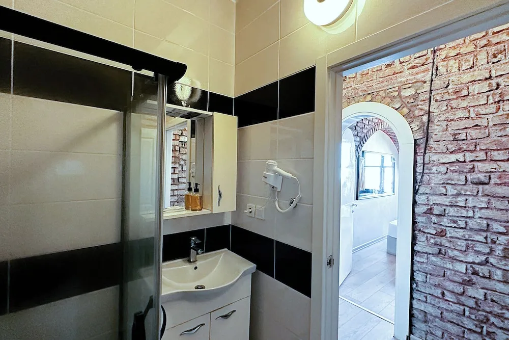 Deluxe Tek Büyük Yataklı Oda, Özel Banyo, Denize Bakan