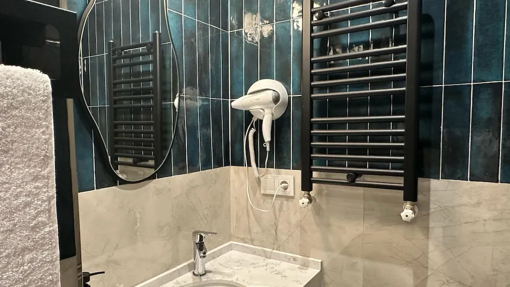 Deluxe Tek Büyük Yataklı Oda, Özel Banyo, Denize Bakan