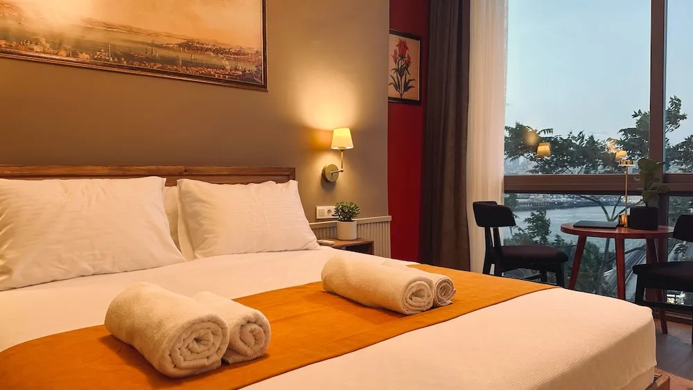 Deluxe Tek Büyük Yataklı Oda, Özel Banyo, Denize Bakan