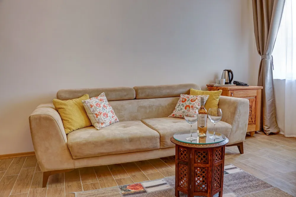 Family Oda, Birden Çok Yatak, Avlu Manzaralı, Bahçeli