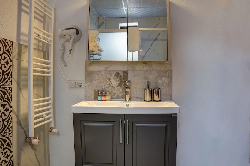 Family Oda, Birden Çok Yatak, Avlu Manzaralı, Bahçeli