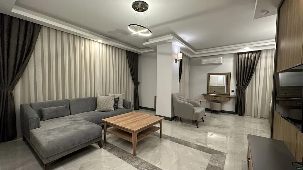Comfort Oda, 1 Büyük (Queen) Boy Yatak ve Çekyat