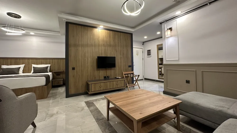 Comfort Oda, 1 Büyük (Queen) Boy Yatak ve Çekyat