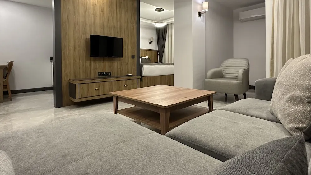 Quality Gold Suit Hotel