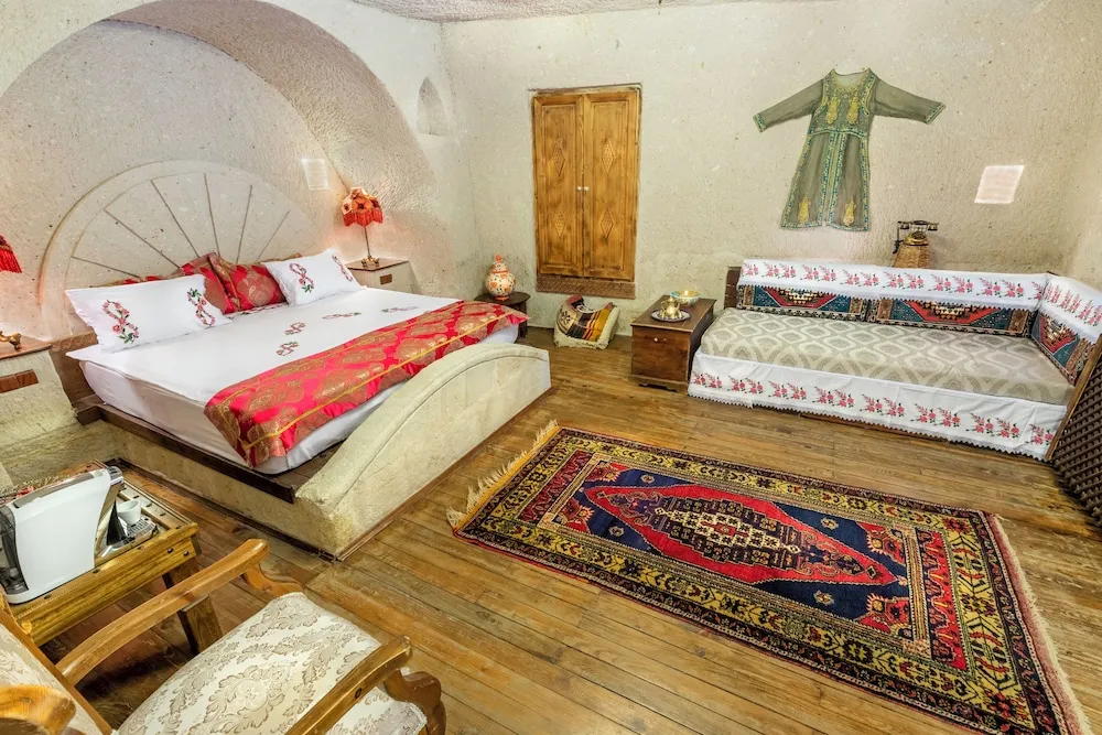 Superior Family Cave Room