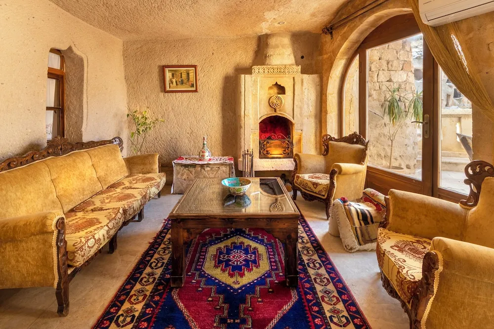 Superior Family Cave Room