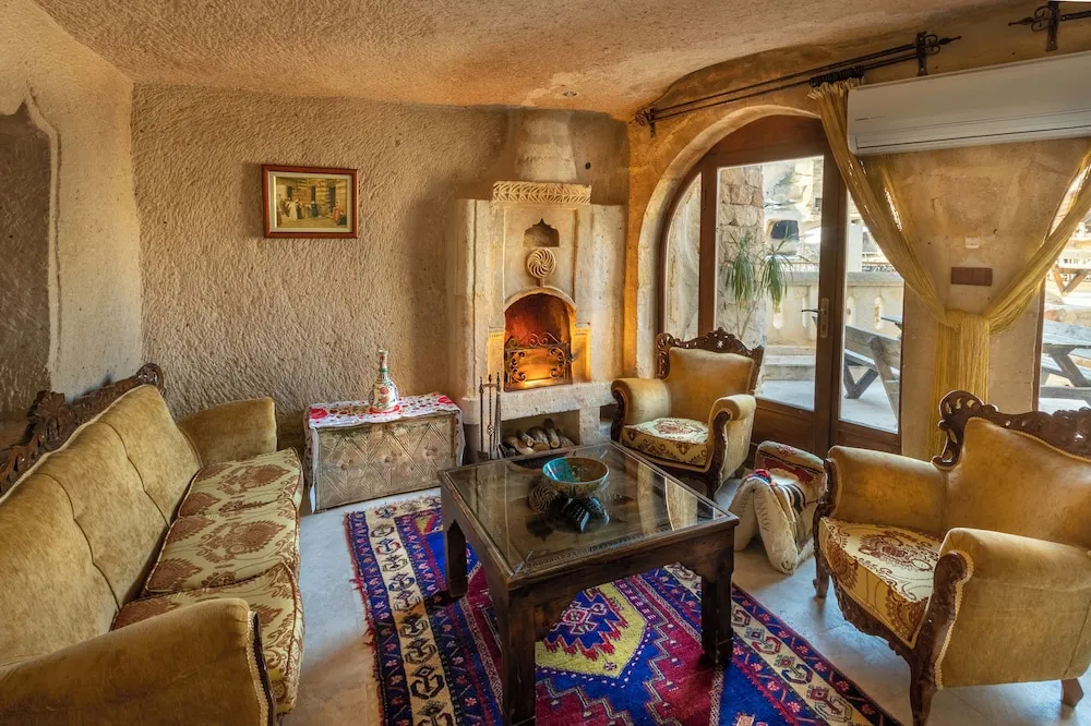 Superior Family Cave Room