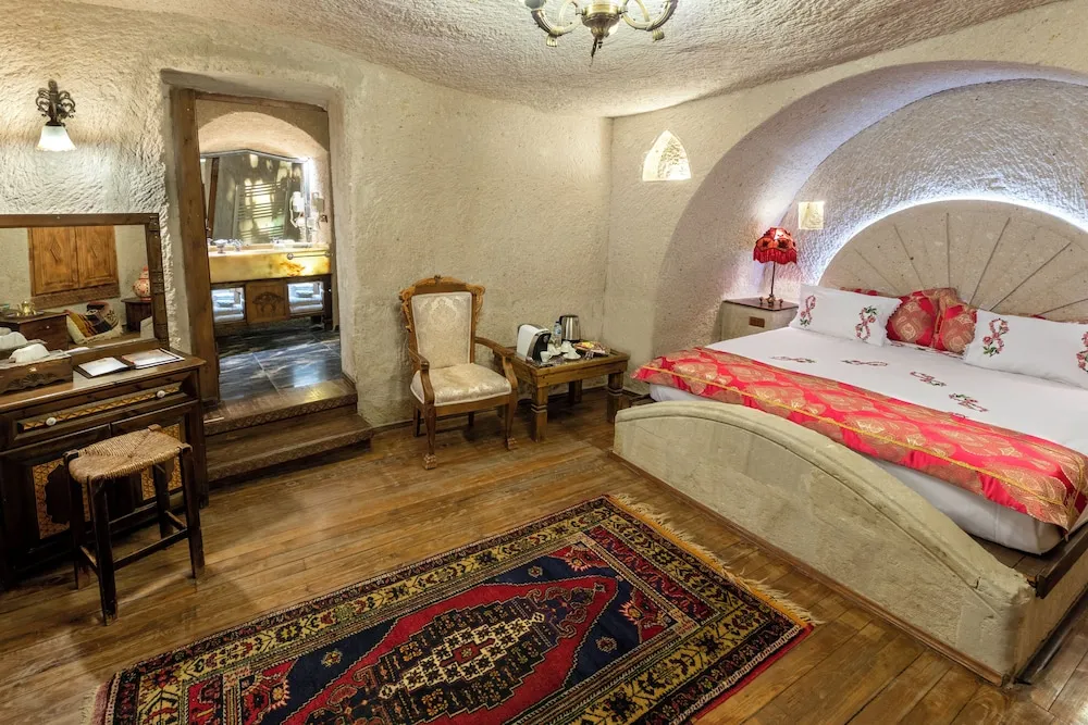 Superior Family Cave Room