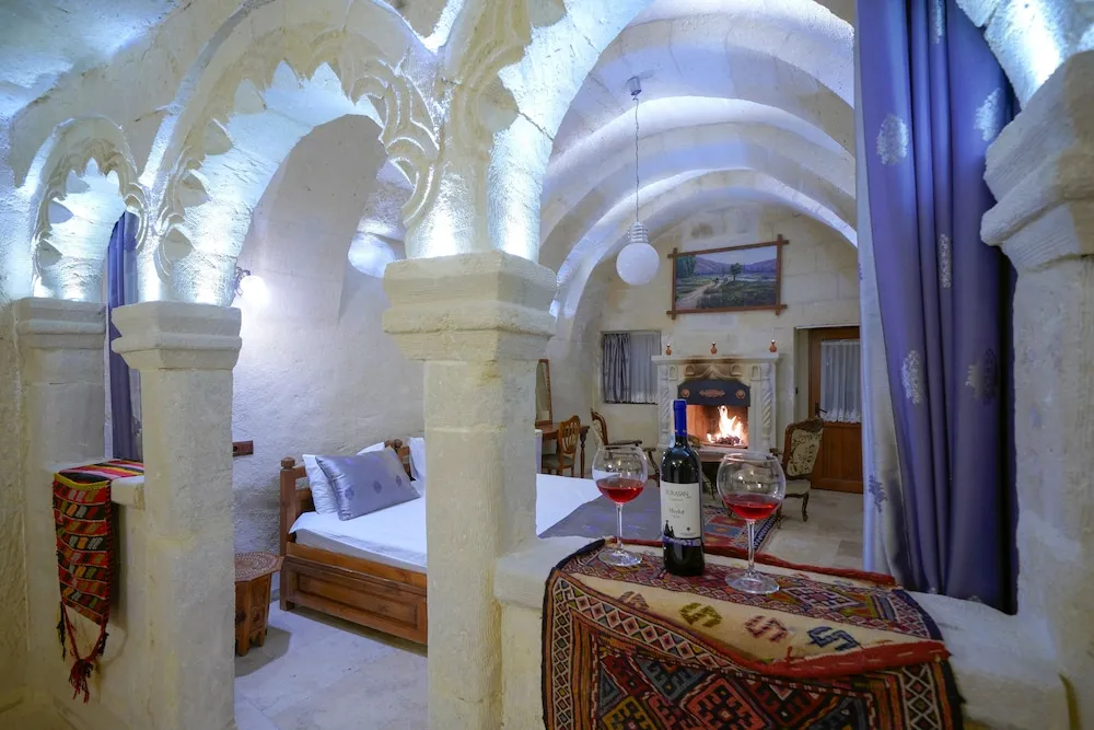Family Cave Suite with Balcony