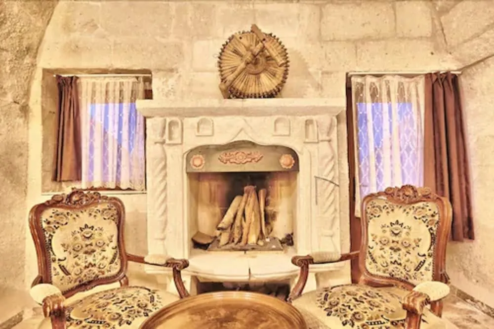 Family Cave Suite with Balcony