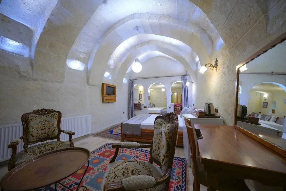 Family Cave Suite with Balcony