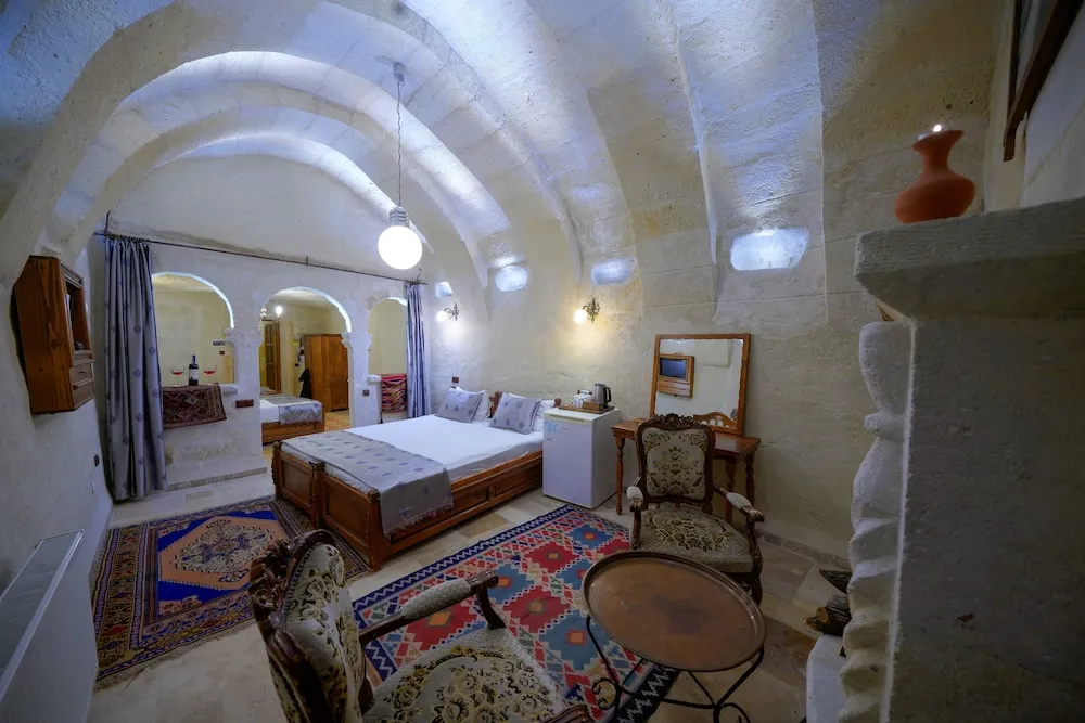 Family Cave Suite with Balcony