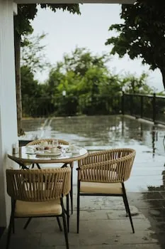 The Deck Otel