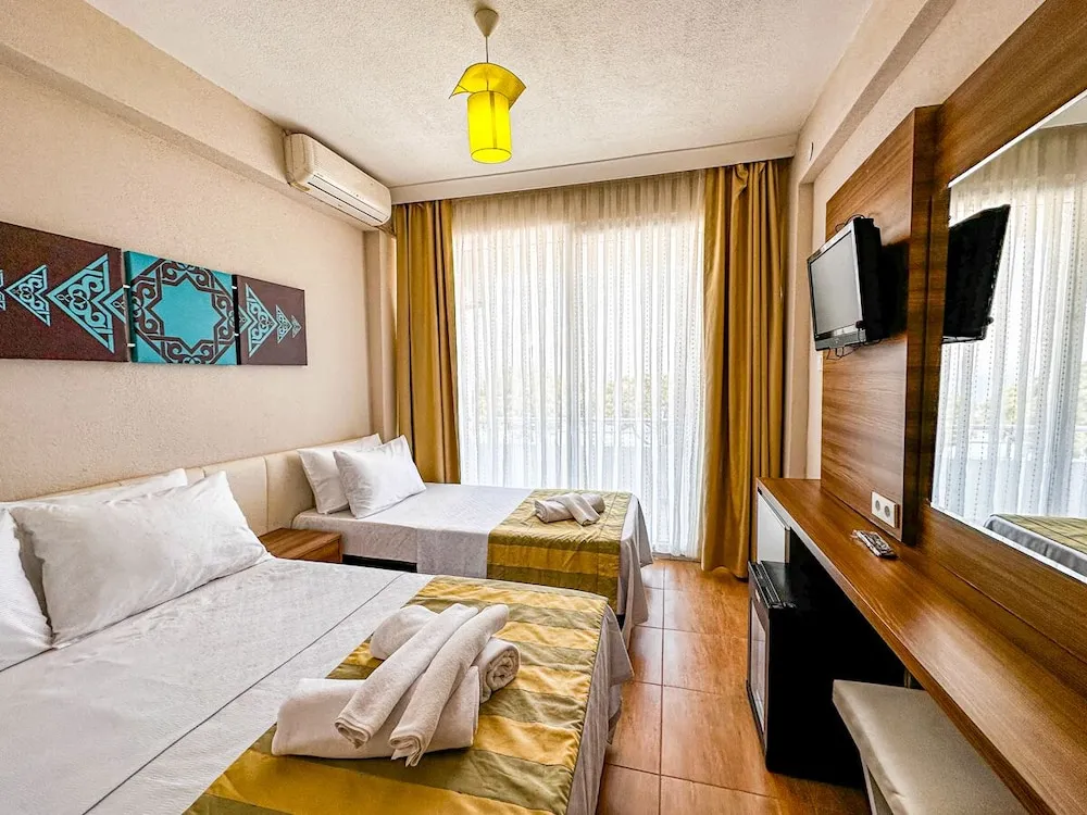 Deluxe Üç Kişilik Oda, Deniz Manzaralı
